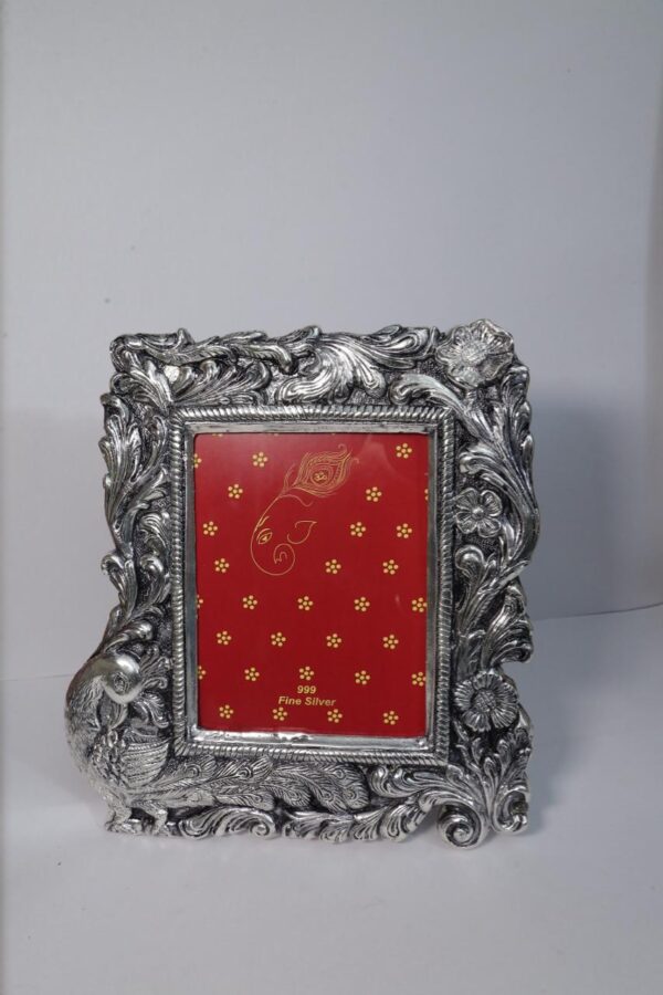 Har G Silver Peacock Photo Frame Set In 999 Pure Silver, Over Resin Wood To Bring Abundance & Enlightenment In Your Life (‎27.94L x 30.48B x 3.81D centimeters) - Image 3