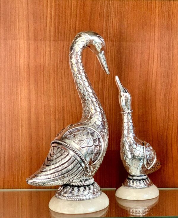 Har G Silver Bring Harmony to Your Home with a Pair of 10" and 8" coupled Swans, Sculpted in 999 Pure Silver - Image 2