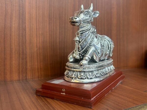 Har G Silver 4" Inches Nandi Statue 999 Pure Silver Embodying Sacred Grace in Precious Silver Craftsmanship Home and Altar Decoration - Image 4