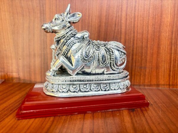 Har G Silver 4" Inches Nandi Statue 999 Pure Silver Embodying Sacred Grace in Precious Silver Craftsmanship Home and Altar Decoration
